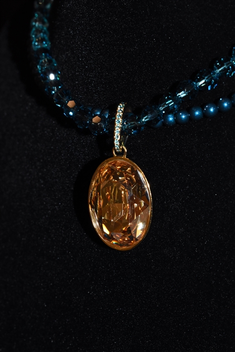 Gold Swarovski Necklace, size O/S