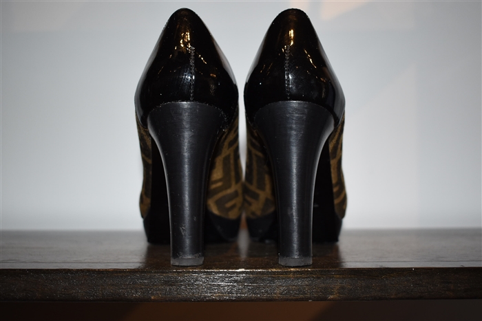 Black & Brown Fendi Pumps, size 9