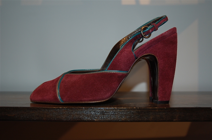 Deep Plum Miu Miu Peep-Toe, size 9