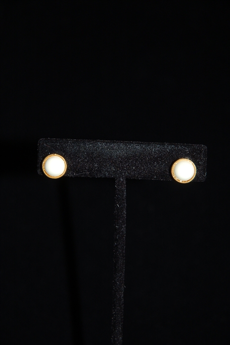 Gold Nina Ricci Earrings, size O/S