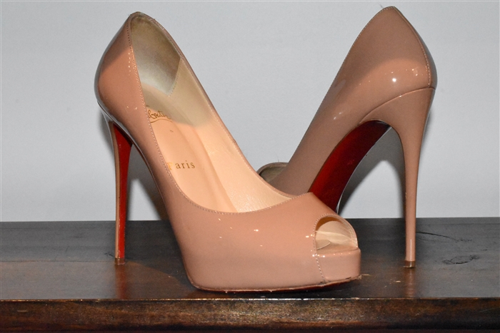 Beige Christian Louboutin Peep-Toe, size 7