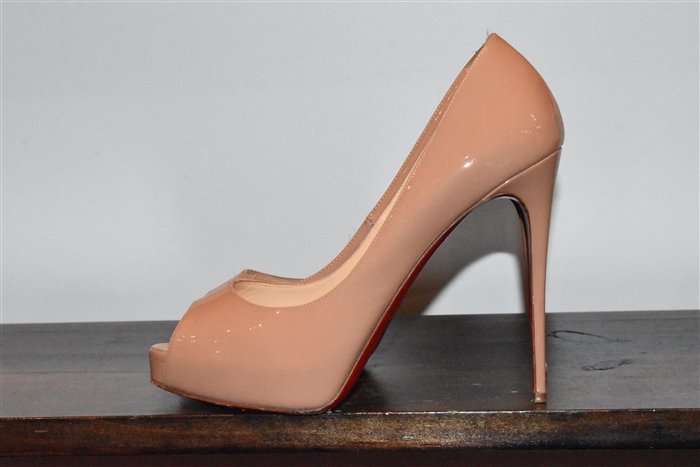 Beige Christian Louboutin Peep-Toe, size 7