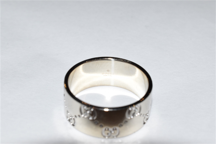 18K White Gold Gucci Ring, size O/S