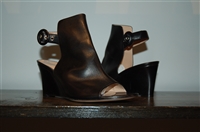 Black Leather Gianvito Rossi Wedge, size 7.5