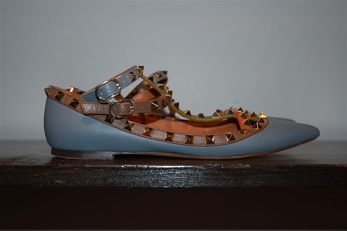 Cornflower Blue Valentino Flats, size 6.5