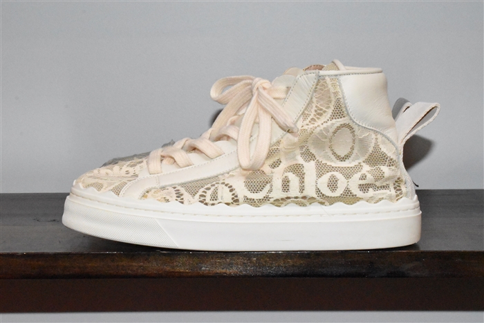 Vanilla Chloe Sneaker, size 7