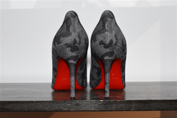 Camouflage Christian Louboutin Pumps, size 10