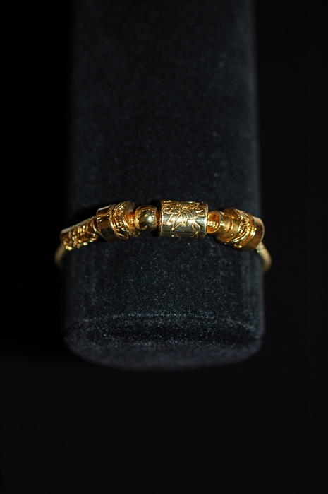 Gold Nina Ricci Bracelet, size O/S