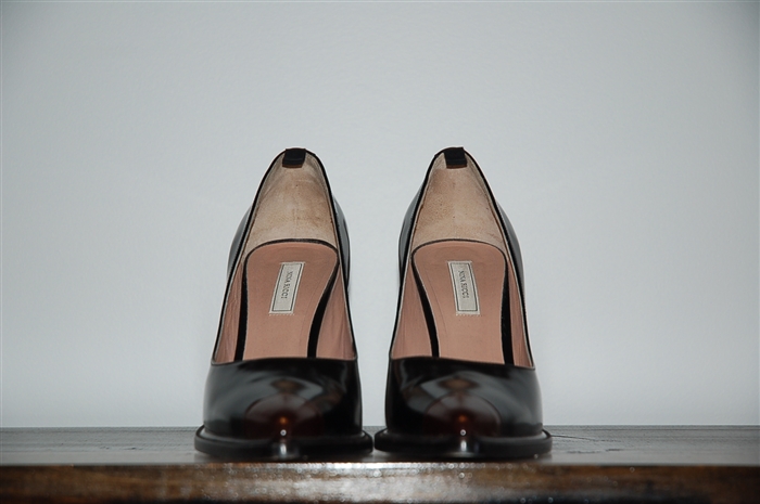 Black Leather Nina Ricci Pumps, size 8.5
