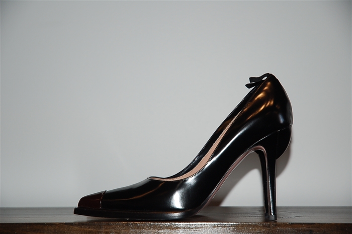 Black Leather Nina Ricci Pumps, size 8.5