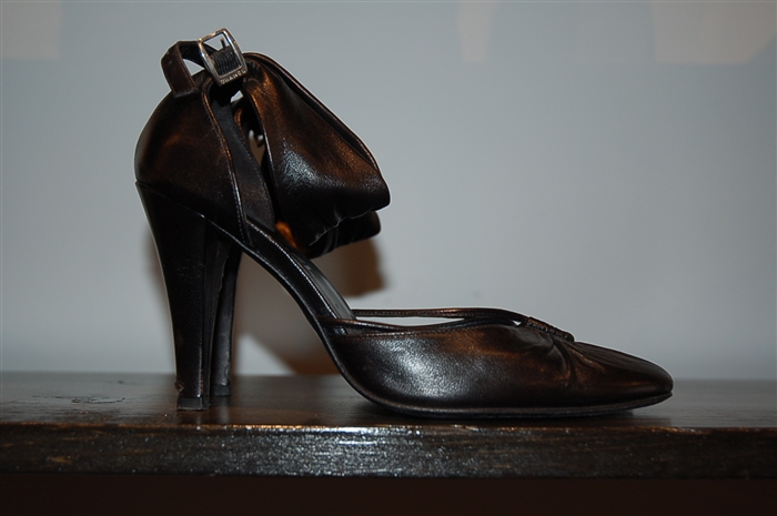 Ebony Chanel Pumps, size 8
