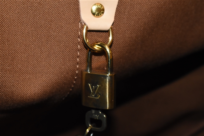 Monogram Louis Vuitton Duffle, size L