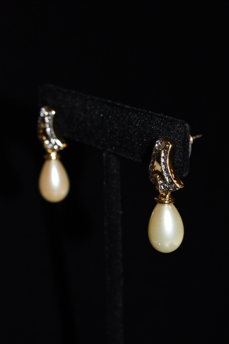 Gold Nina Ricci - Vintage Earrings, size O/S