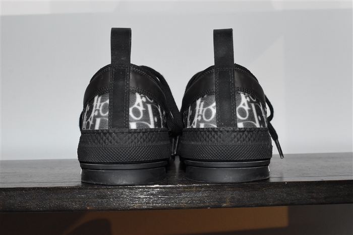 Black Dior Sneaker, size 8