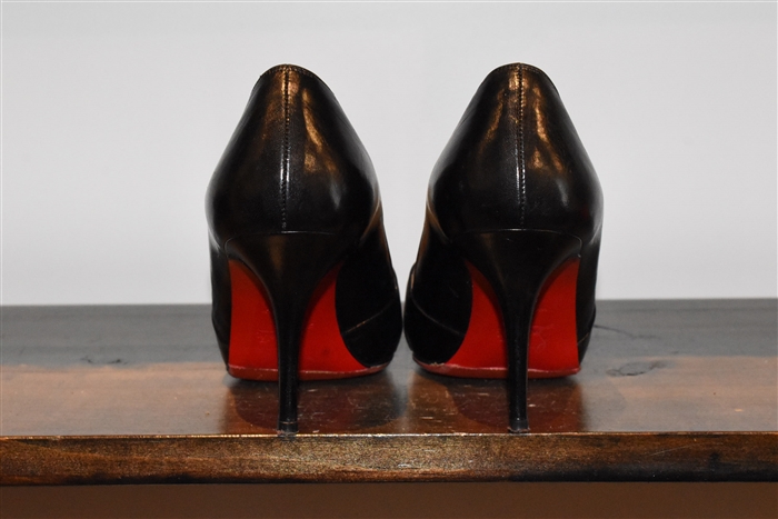 Black Leather Christian Louboutin Peep-Toe, size 6.5