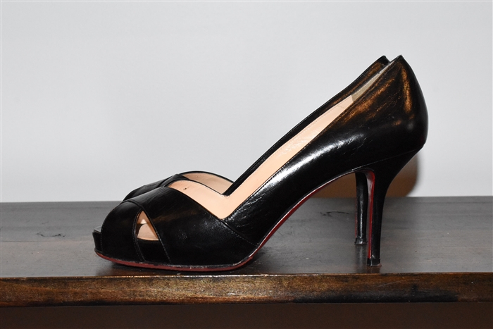 Black Leather Christian Louboutin Peep-Toe, size 6.5