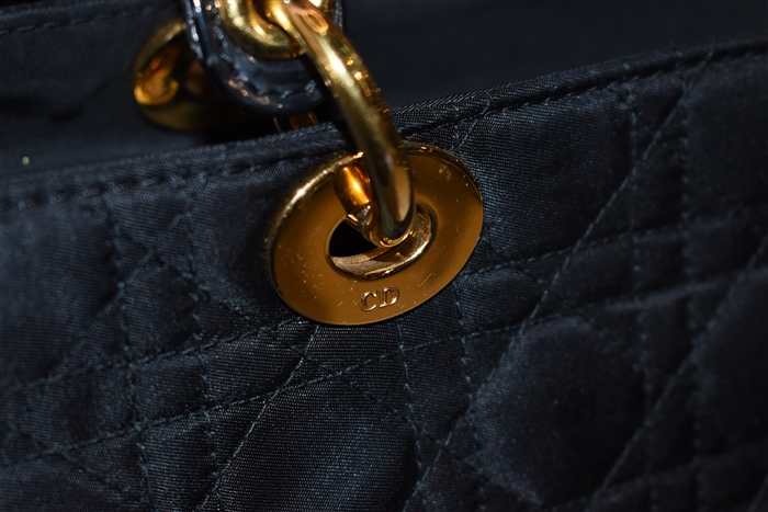 Basic Black Dior Handbag, size M