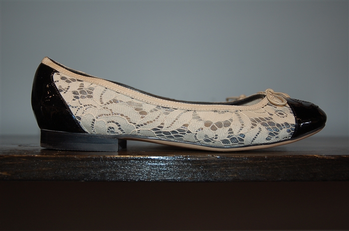 White & Black Chanel Flats, size 7
