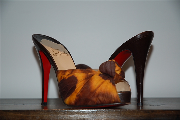Mixed Browns Christian Louboutin Peep-Toe, size 8