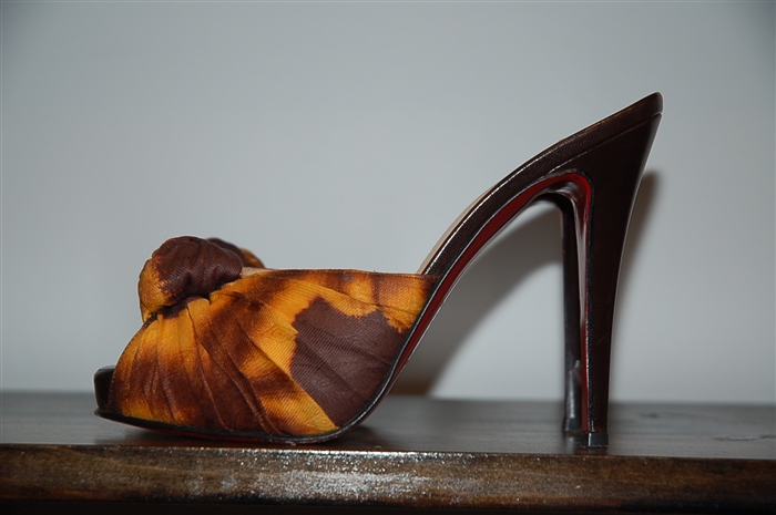 Mixed Browns Christian Louboutin Peep-Toe, size 8