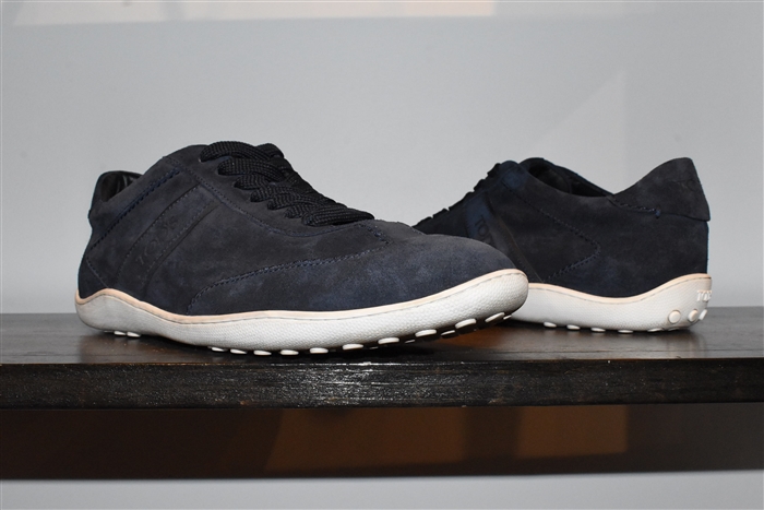 Navy Tod's Sneaker, size 9