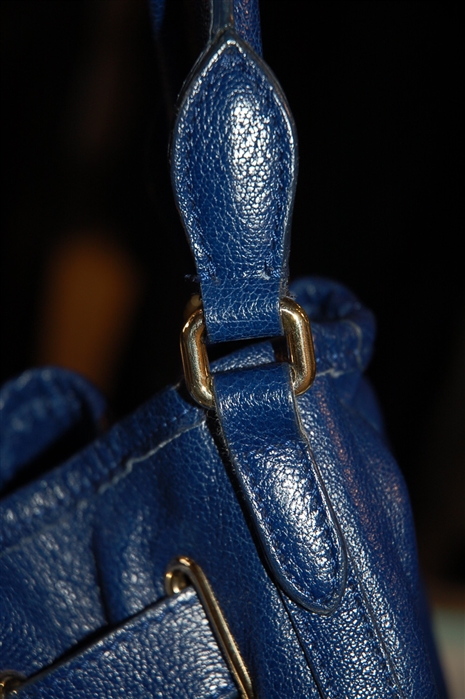 Sapphire Burberry Hobo, size L