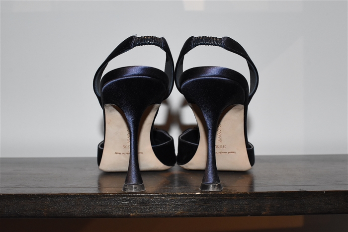 Navy Manolo Blahnik Sling-Back, size 9.5