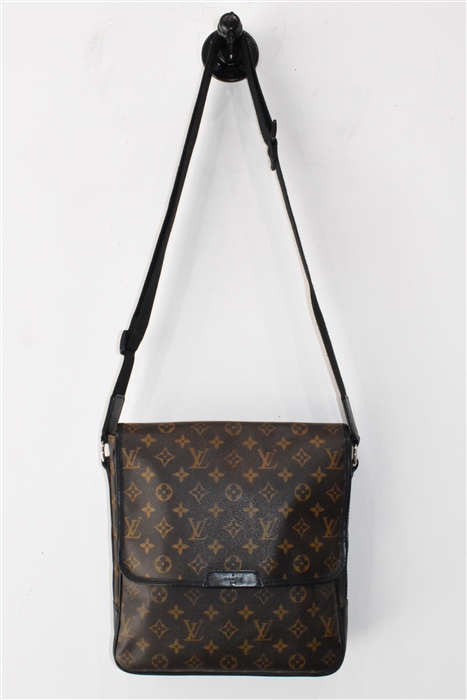 Monogram Louis Vuitton Messenger, size M