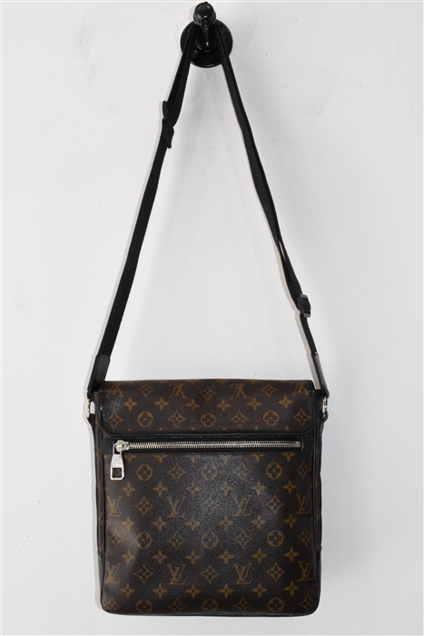 Monogram Louis Vuitton Messenger, size M