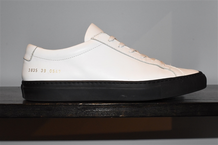 White Leather Common Projects Sneaker, size 9