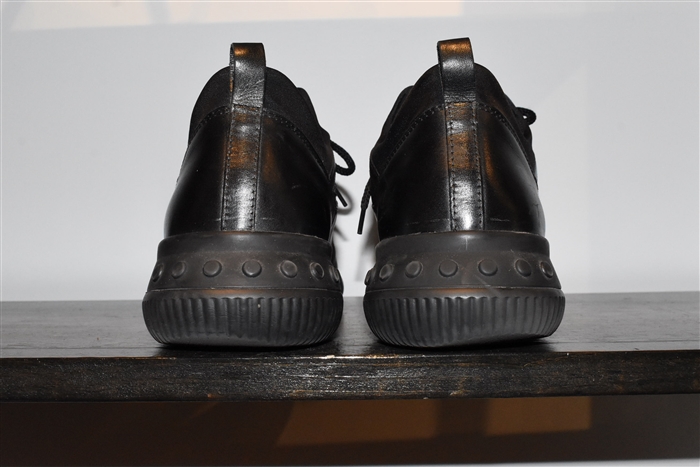 Black Leather Tod's Sneaker, size 10