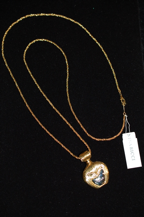 Gold Nina Ricci Necklace, size O/S