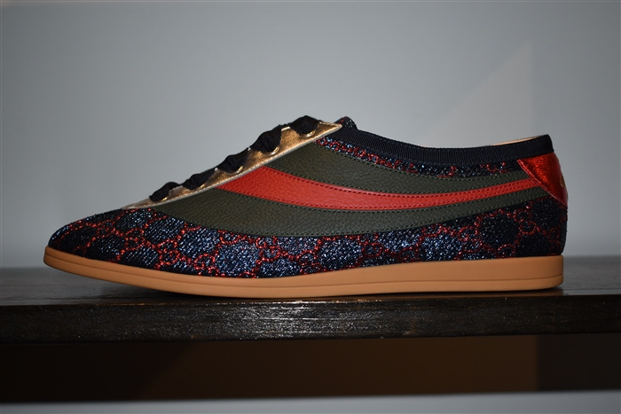Monogram Gucci Sneaker, size 8.5