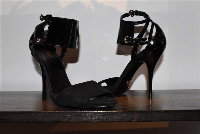 Black Leather Gucci Sandal, size 8.5