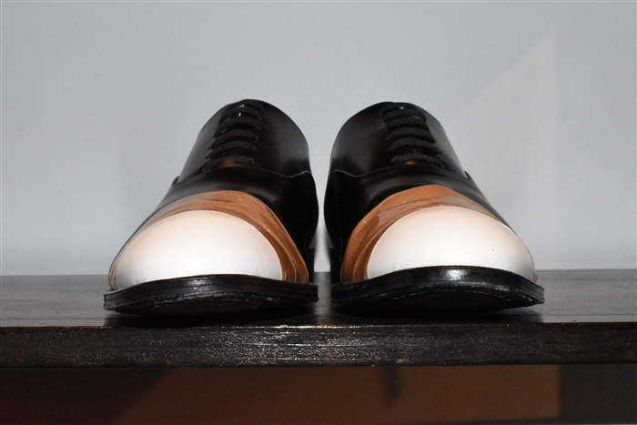 Black Leather Burberry Oxford, size 9