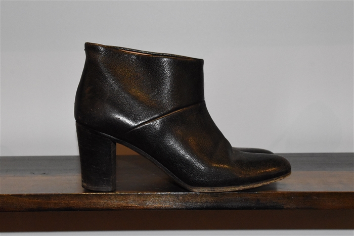 Black Leather Maison Margiela Booties, size 6