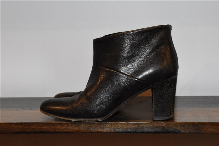 Black Leather Maison Margiela Booties, size 6