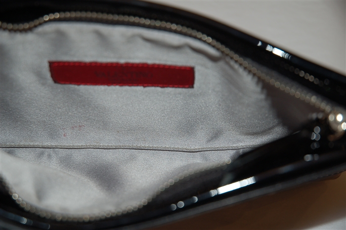 Shiny Black Valentino Clutch, size M
