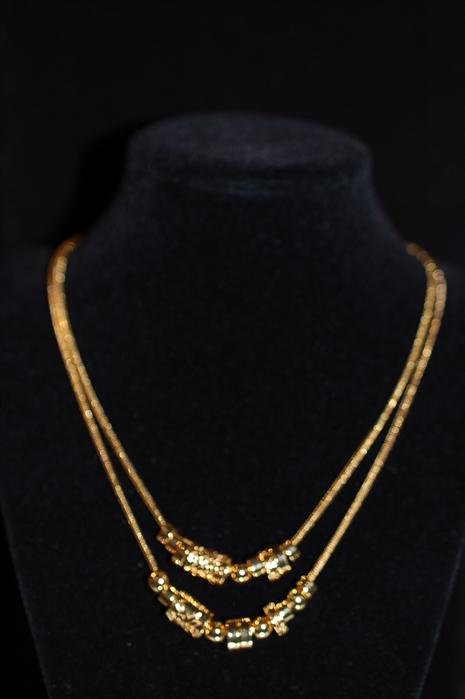 Gold Nina Ricci Necklace, size O/S