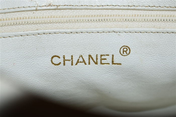 Soft White Chanel Shoulder Bag, size S