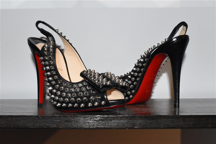 Black Leather Christian Louboutin Peep-Toe, size 8