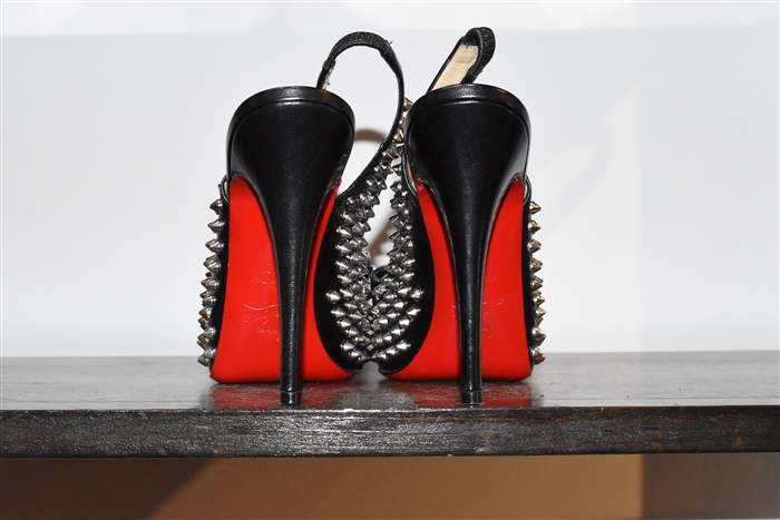 Black Leather Christian Louboutin Peep-Toe, size 8