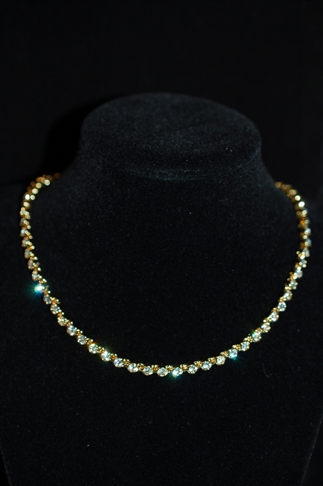 Gold Nina Ricci Necklace, size O/S