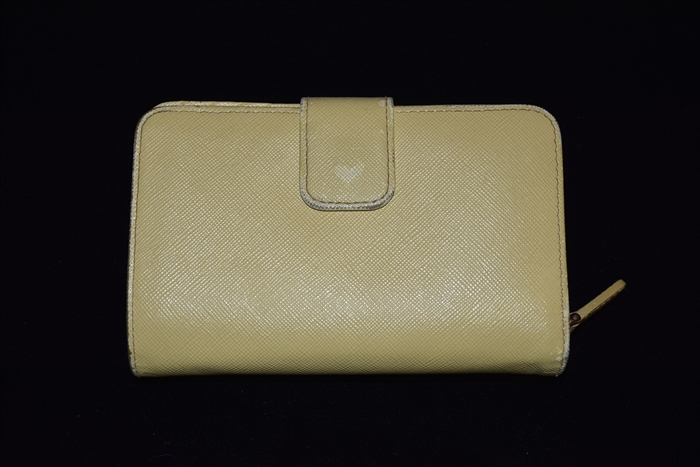 Flax Prada Wallet, size O/S