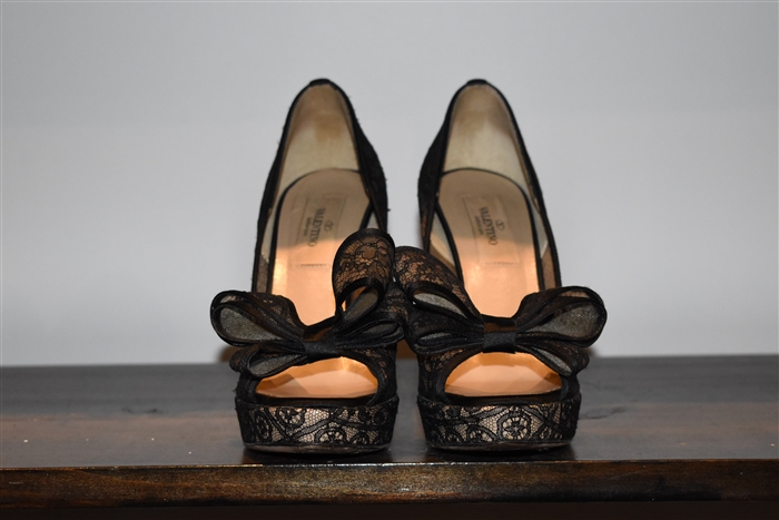 Black Lace Valentino Peep-Toe, size 6.5