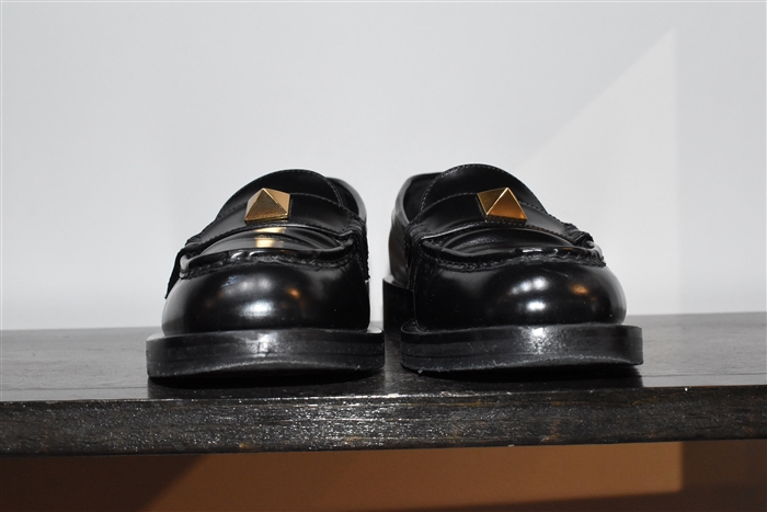 Black Leather Valentino Loafer, size 8
