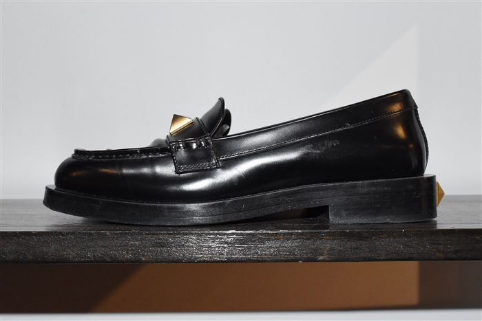 Black Leather Valentino Loafer, size 8