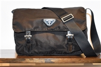 Basic Black Prada Messenger, size M