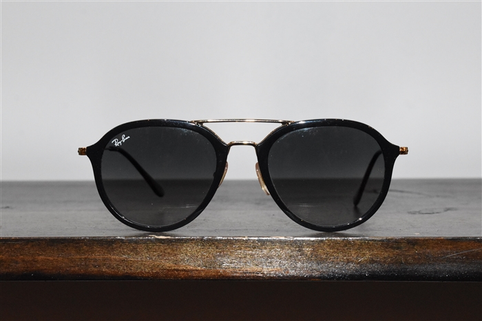 Black & Gold Ray Ban Sunglasses, size O/S