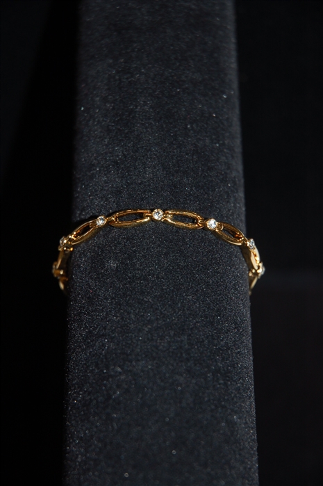 Gold Nina Ricci Bracelet, size O/S